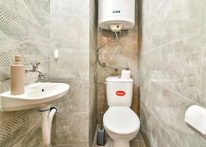 2br Spacious شقة فارنا